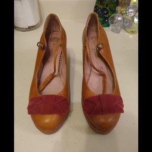 Miss Albright platform heel